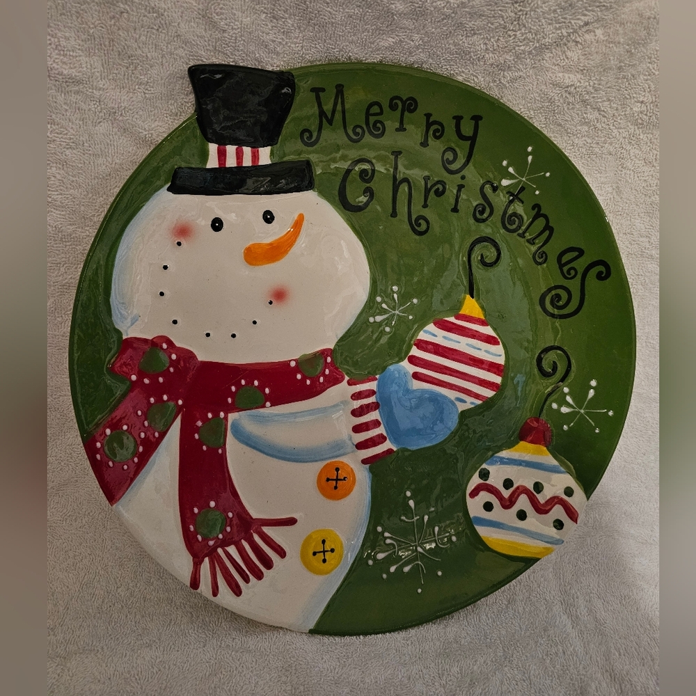 Source Unknown Snowman Plate with Red, Green, and White Accents